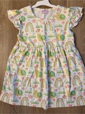 Pete& Lucy Girl's Size 6/6X Flutter Sleeve Top With Pastel Springtime Theme